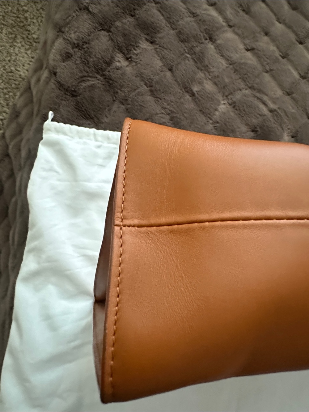Chloé Caramel Brown Leather Tote with Embossed Logo Straps - Picture 4 of 8